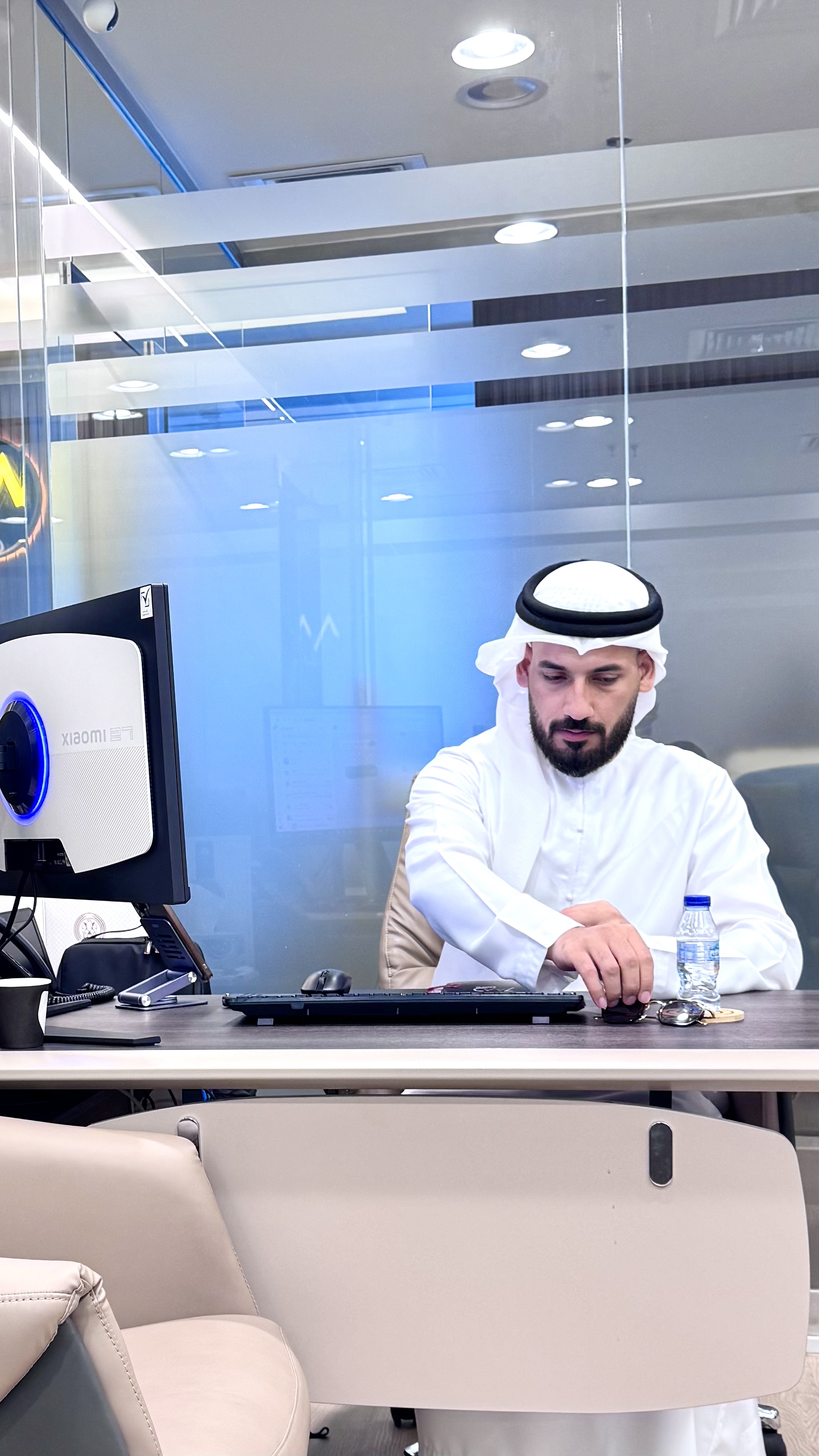 جاسم البرهو — ماسك الشهادة